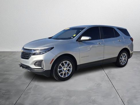 Used 2022 Chevrolet Equinox LT image 2