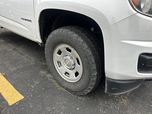 Used 2018 Chevrolet Colorado W/T RWD image 3
