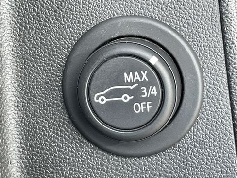 Used 2020 Chevrolet Equinox LT w/ Driver Convenience Package FWD image 22