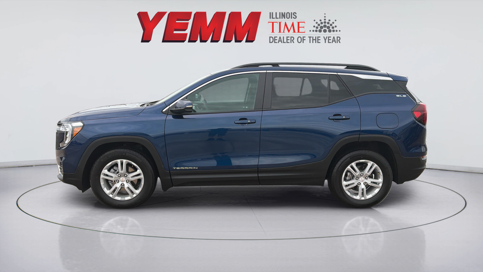 Used 2023 GMC Terrain SLE w/ Driver Convenience Package FWD image 8