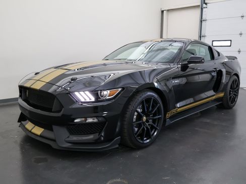 Used 2018 Ford Mustang Shelby GT350 w/ Electronics Package RWD image 7