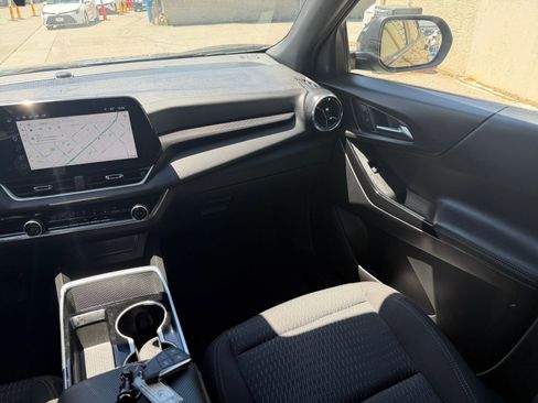 Used 2025 Chevrolet Equinox LT image 36