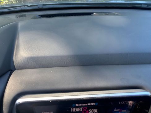 Used 2025 Nissan Rogue SV FWD image 17