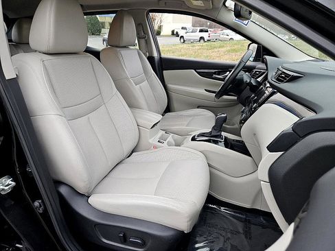 Certified 2021 Nissan Rogue Sport SL w/ Premium Package image 17