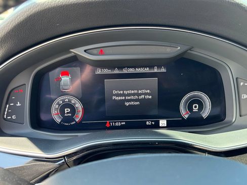 Used 2019 Audi Q8 Premium Plus w/ Premium Plus AWD/4WD image 17