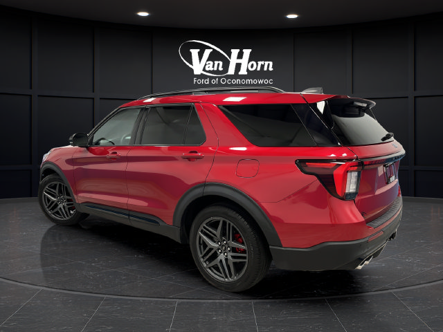 Used 2025 Ford Explorer ST AWD/4WD image 5