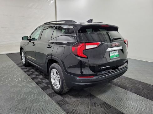 Used 2023 GMC Terrain SLE w/ Driver Convenience Package image 5
