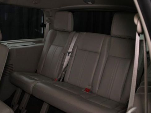 Used 2015 Lincoln Navigator 2WD image 27