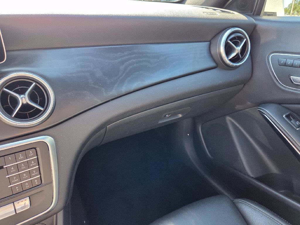 Used 2018 Mercedes-Benz CLA 250 4MATIC image 27