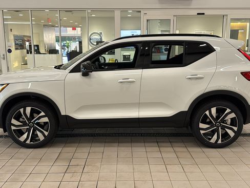 New 2026 Volvo XC40 B5 Ultra w/ Protection Package Premier AWD/4WD image 8