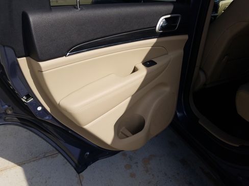 Used 2020 Jeep Grand Cherokee Limited image 11