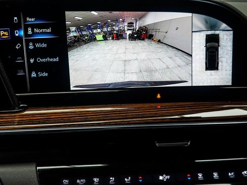 Used 2023 Cadillac Escalade Premium Luxury image 25