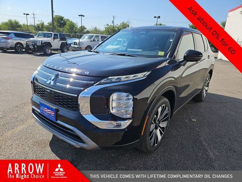 New 2025 Mitsubishi Outlander SE image 4