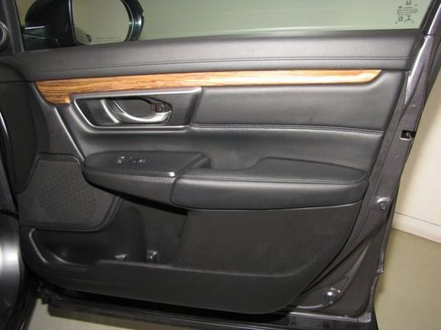 Certified 2021 Honda CR-V Touring image 21