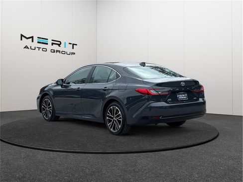Used 2025 Toyota Camry XLE image 7