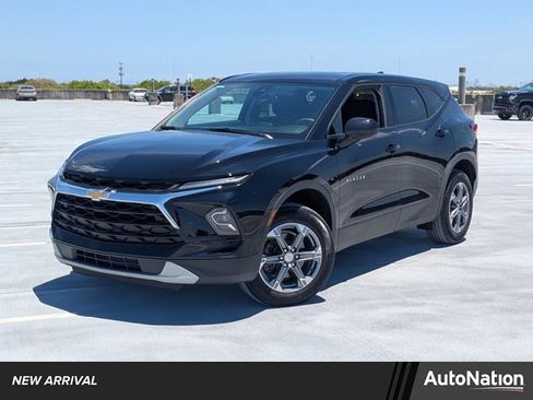 Used 2023 Chevrolet Blazer LT FWD image 1