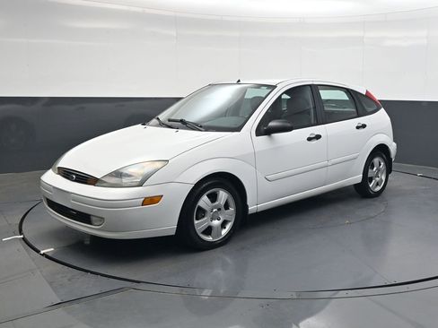 Used 2003 Ford Focus ZX5 Hatchback image 8