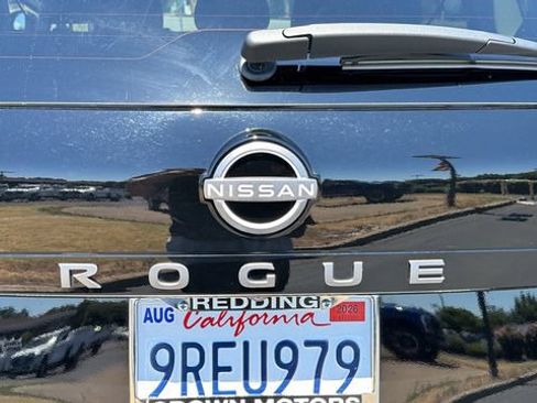Used 2025 Nissan Rogue SV AWD/4WD image 12