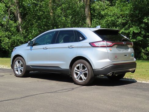 Used 2016 Ford Edge Titanium w/ Equipment Group 302A AWD/4WD image 7