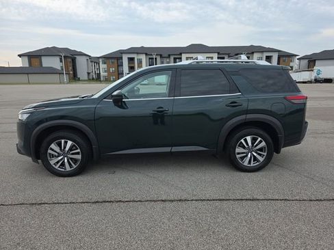 Used 2023 Nissan Pathfinder SL w/ Lighting Package (N92) AWD/4WD image 10