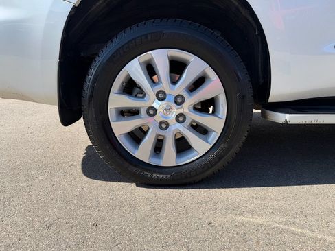 Used 2018 Toyota Sequoia Platinum AWD/4WD image 49
