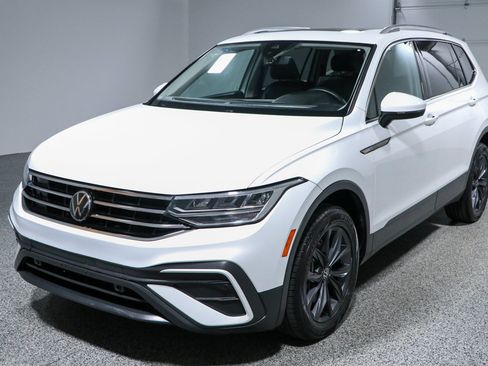 Used 2022 Volkswagen Tiguan SE FWD image 34