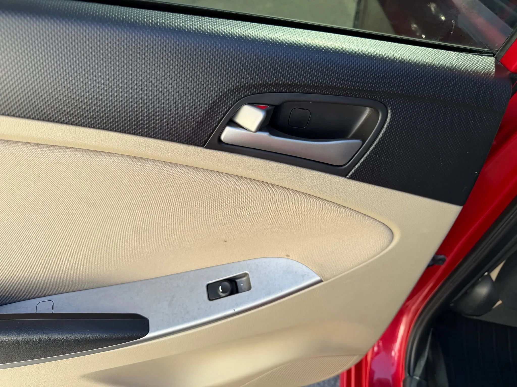 Used 2016 Hyundai Accent SE FWD image 23