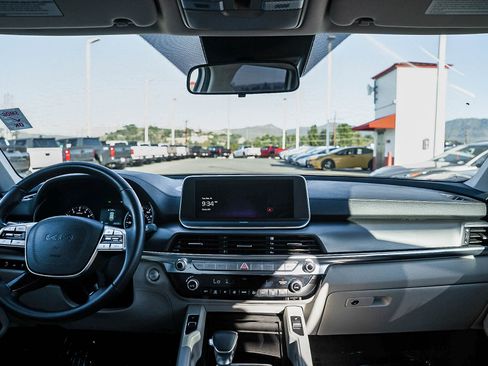 Used 2022 Kia Telluride S image 13