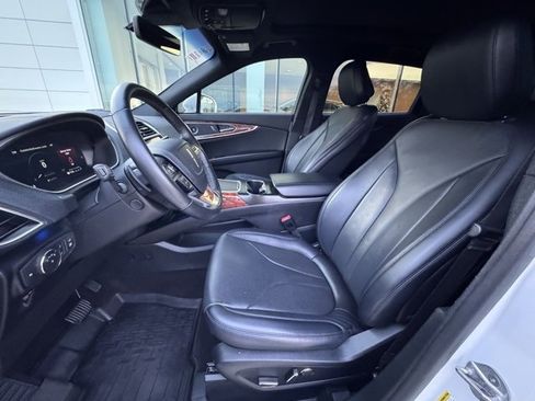 Used 2020 Lincoln Nautilus Reserve w/ Equipment Group 201A image 9