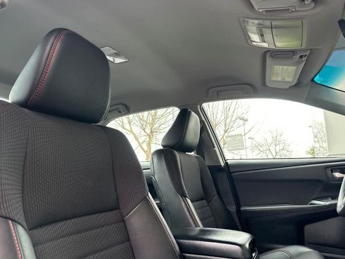 Used 2017 Toyota Camry SE image 17