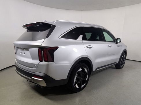 Used 2025 Kia Sorento EX image 7