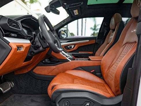 Used 2024 Lamborghini Urus S image 23