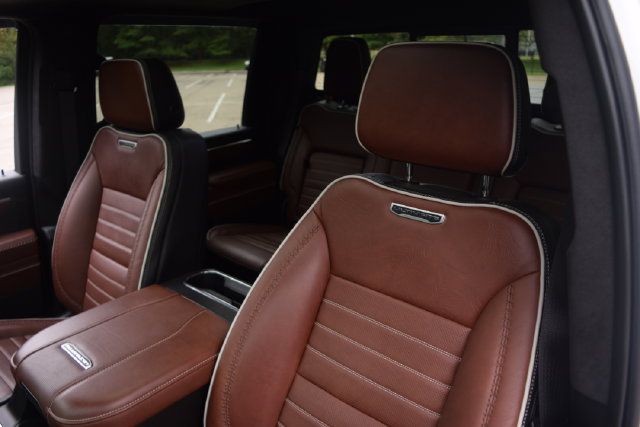 Used 2024 GMC Sierra 3500 Denali Ultimate AWD/4WD image 16