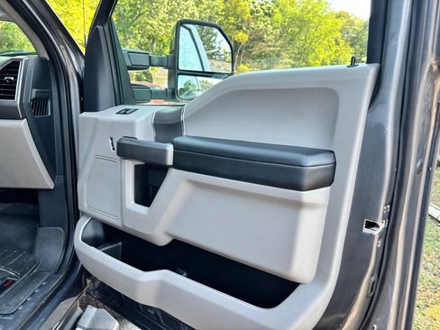 Used 2022 Ford F250 XLT w/ XLT Premium Package image 30