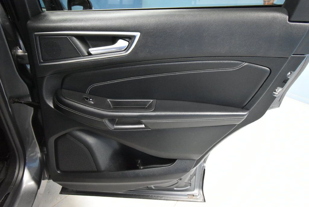 Used 2022 Ford Edge Titanium w/ Equipment Group 301A AWD/4WD image 28