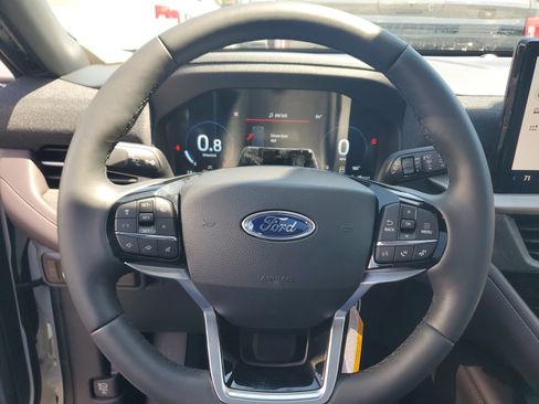 New 2026 Ford Explorer Platinum image 17