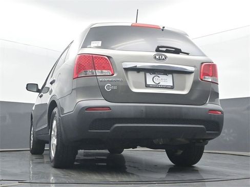 Used 2013 Kia Sorento LX w/ Convenience Pkg image 49