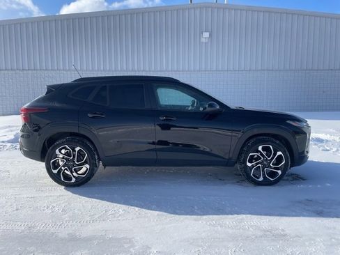 Used 2025 Chevrolet Trax RS image 16