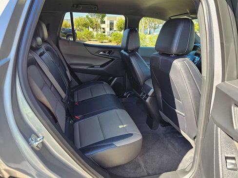 Used 2025 Chevrolet Equinox LT w/ Convenience Package II image 31