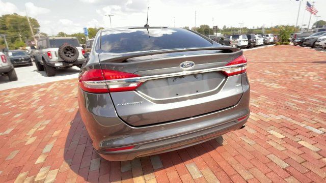 Used 2017 Ford Fusion SE w/ Equipment Group 201A FWD image 8