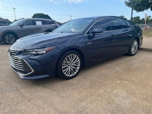 Used 2019 Toyota Avalon Limited w/ Advanced Safety Package FWD image 1