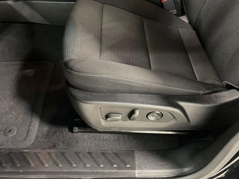Used 2024 Chevrolet Colorado LT w/ LT Convenience Package II AWD/4WD image 24