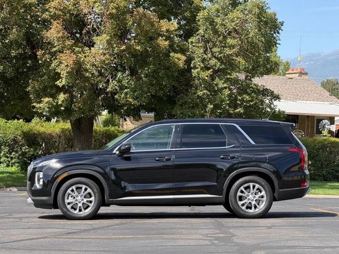 Used 2020 Hyundai Palisade SE FWD image 2