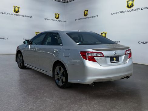 Used 2014 Toyota Camry SE w/ Leather Package image 3