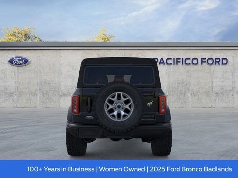 New 2025 Ford Bronco Badlands image 6