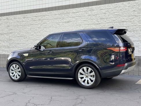 Used 2019 Land Rover Discovery HSE image 16