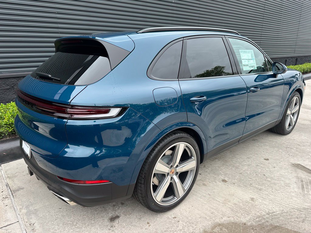 Certified 2026 Porsche Cayenne AWD/4WD image 9