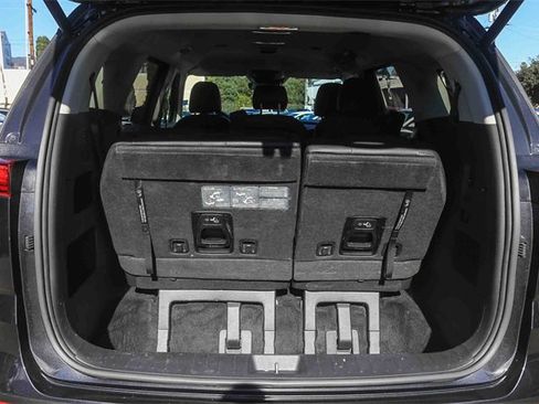 Certified 2024 Kia Carnival EX image 27