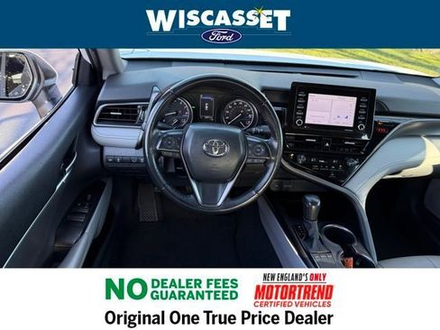 Used 2024 Toyota Camry SE w/ Convenience Package image 8