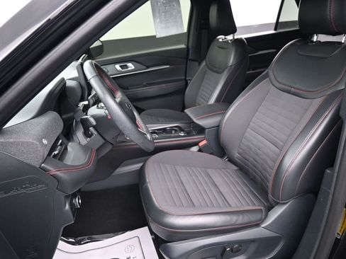 Used 2025 Ford Explorer ST-Line w/ ST-Line Street Pack image 27